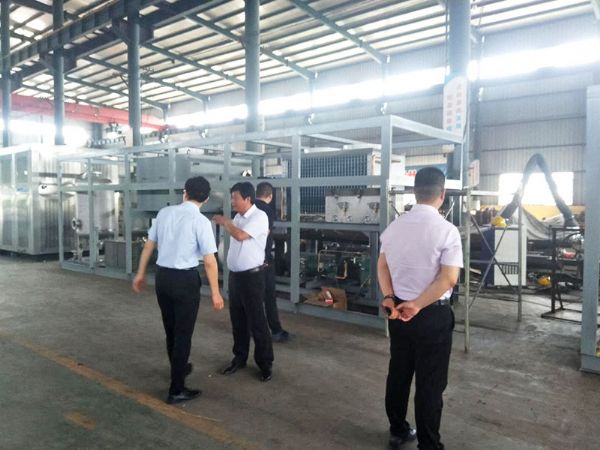 清華大學(xué)啟迪之星耿強(qiáng)總經(jīng)理到廢氣治理生產(chǎn)現(xiàn)場(chǎng)指導(dǎo)工作